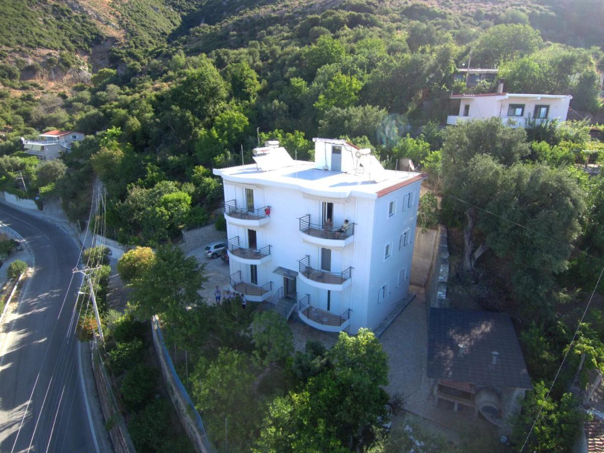 Apartments Vila Emiliano Borsh Esterno foto