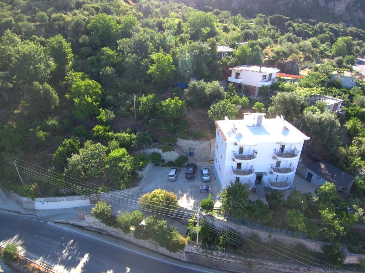 Apartments Vila Emiliano Borsh Esterno foto