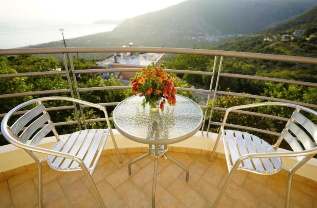 Apartments Vila Emiliano Borsh Esterno foto