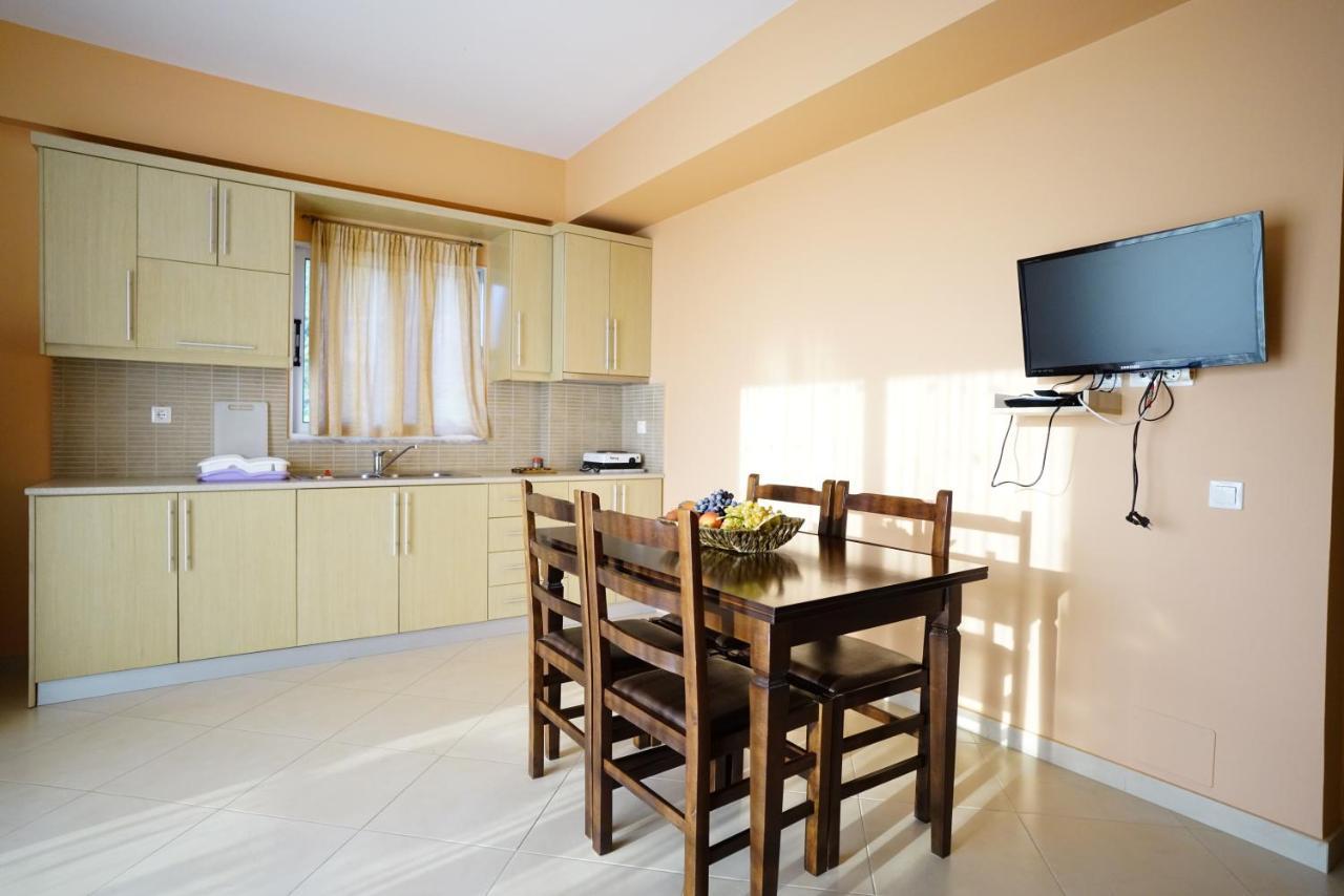 Apartments Vila Emiliano Borsh Esterno foto
